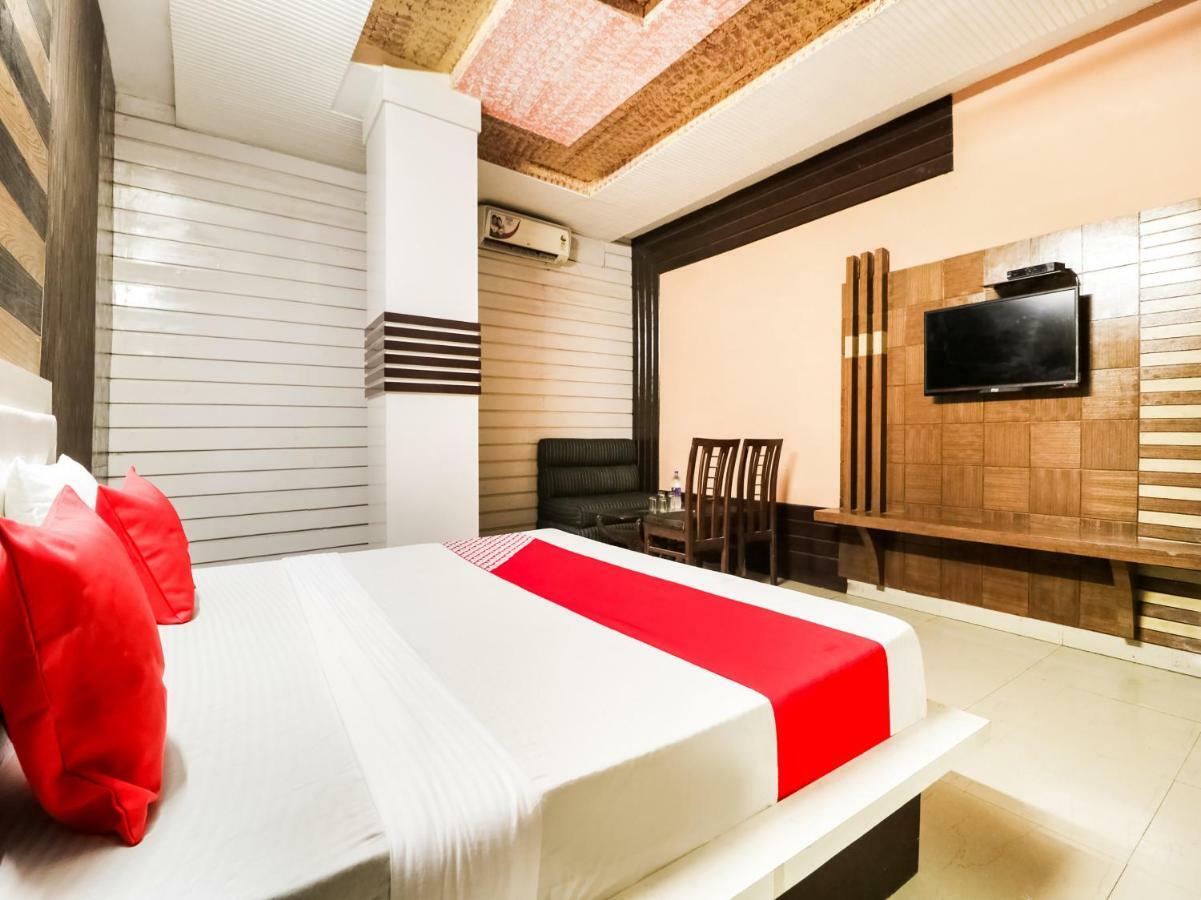 Oyo 47630 Grand Villa Moga Екстериор снимка
